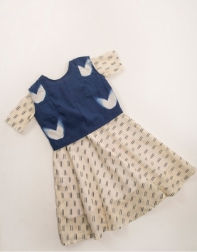 Navy Clmap Dyed Crop Top with Bow Tieson The Back