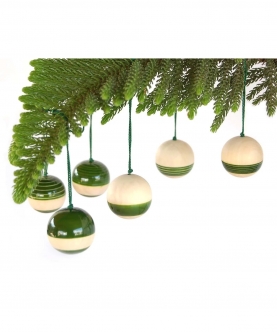 Handcrafted Wooden Christmas D�cor Baubles Set Of 6 - Green