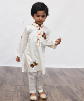 Off White Kurta And Pant With Scooter Motif
