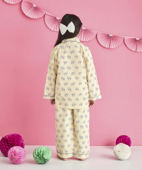 Country Cow Yellow Print Notch Collared Nightsuit