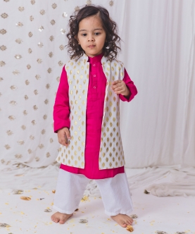 Pink Kurta With White Long Zai Jacket