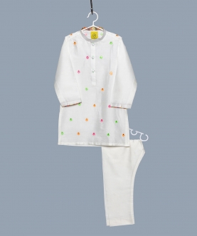 Off White Kurta With 3 Color Butti And Off White Pant