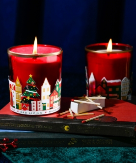 Red Merry Town - Gift Box Of 1 Scented Candle
